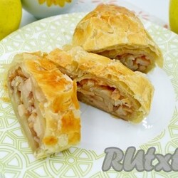 Рулет из слоёного теста с яблоками - 10 пошаговых фото в рецепте