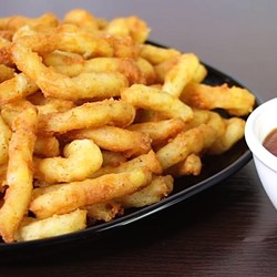 Картофельные палочки с сыром: такую закуску вы еще не пробовали