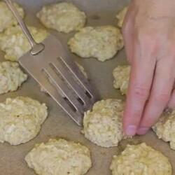 Даже теста руками не касаюсь! Пока заваривается чай, я успеваю испечь яблочное овсяное печенье - Скатерть-Самобранка - медиаплатформа МирТесен