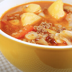 Берем 500 граммов фарша и делаем густой суп без мяса. Варится всего полчаса