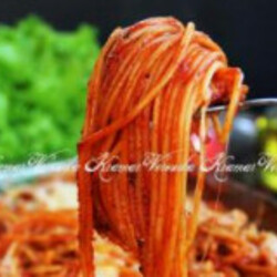 Спагетти в томатном соусе с сыром в духовке