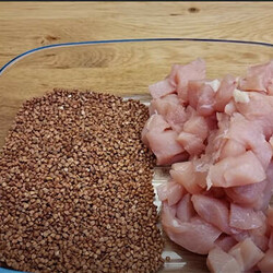 Готовим гречку с курицей слоями, как лазанью: домашние вкус крупы не узнали - Steak Lovers - медиаплатформа МирТесен