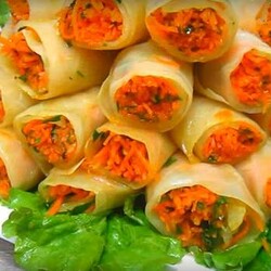 Капустные рулеты с корейской морковкой