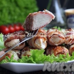 Куриное филе, запечённое в беконе - 8 пошаговых фото в рецепте