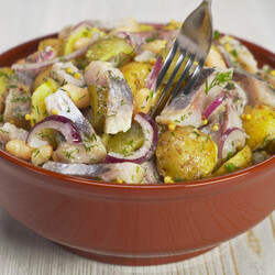 5 вкусных салатов из селедки