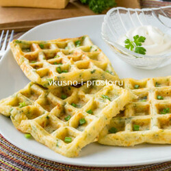 Закусочные вафли с сыром и зеленью