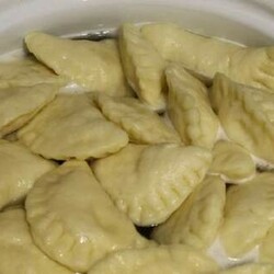 Вареники на дрожжевом тесте (с любой начинкой): необычно, но очень вкусно - Вкусные рецепты - медиаплатформа МирТесен