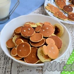 Мини-оладушки на молоке - 11 пошаговых фото в рецепте