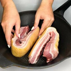 Рецепт обалденного блюда из свиной грудки. Мясо прямо тает во рту - Вкусные рецепты - медиаплатформа МирТесен