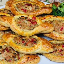 Эта турецкая еда нас покорила! Открытые пирожки с мясом в духовке - Четыре вкуса - медиаплатформа МирТесен