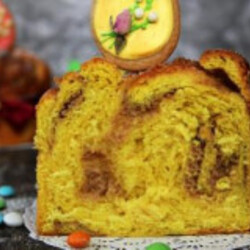 Кулич с ореховой начинкой