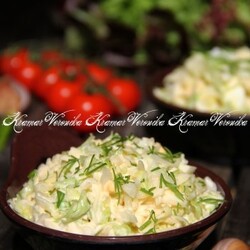 Салат из капусты с сыром и чесноком - 9 пошаговых фото в рецепте