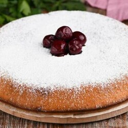 Просто заливаю замороженные ягоды быстрым тестом и готовлю на плите. Заливной пирог к чаю - Вкусные рецепты - медиаплатформа МирТесен