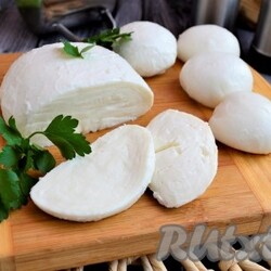 Моцарелла в домашних условиях из коровьего молока - 11 пошаговых фото в рецепте