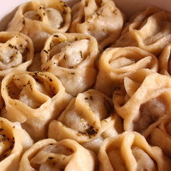 Пельмени в мультиварке – как приготовить с грибами, овощами, сыром, яйцом, по-царски, фри