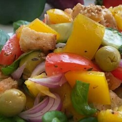 Популярный салат «Панцанелла» - Четыре вкуса - медиаплатформа МирТесен