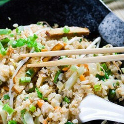 Рис, жаренный с тунцом. Рецепт