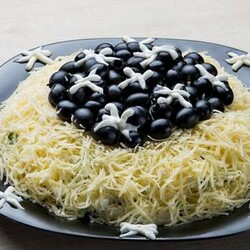 Аппетитный салат «Черный жемчуг» - Вкусные рецепты - медиаплатформа МирТесен