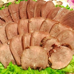 О колбасе и слышать не хочу. Всегда на праздничный стол готовлю