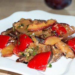 Баклажаны со сливами. Универсальная закуска