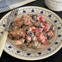 «Неперевершене смакове поєднання»: готуємо салат з помідорів та баклажанів