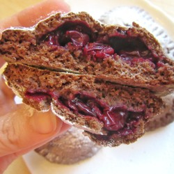 Шоколадное печенье с вишней, которое должен попробовать каждый