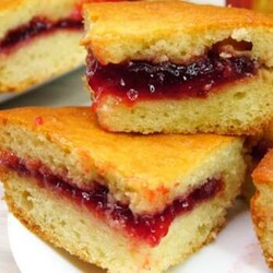 Заливной пирог с вареньем, в котором начинка не опускается на дно, а вся остается посередине - Вкусные рецепты - медиаплатформа МирТесен