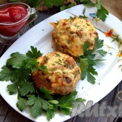 Мясные ватрушки с грибами и сыром - 14 пошаговых фото в рецепте