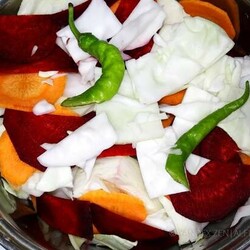 Маринуем вкуснейшую капусту круглый год, даже не шинкуем! Нарезаю ломтиками и заливаю кипятком - Скатерть-Самобранка - медиаплатформа МирТесен