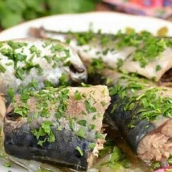 Отварная скумбрия за 10 минут: простой способ приготовления - Вкусные рецепты - медиаплатформа МирТесен