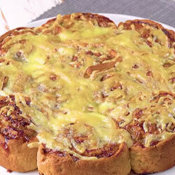 Пирог-рулет: крутим фарш в тесто и заполняем сковороду - Steak Lovers - медиаплатформа МирТесен