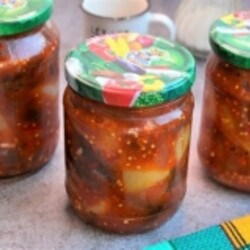 Баклажаны с болгарским перцем и чесноком в томате на зиму