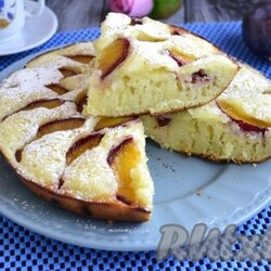 Пирог со сливами на сковороде - 11 пошаговых фото в рецепте