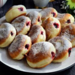 Пончики с вареньем на сковороде