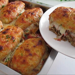 Фрикадельки-лодочки 3 в 1: соединяем фарш, пюре и сыр в одном блюде