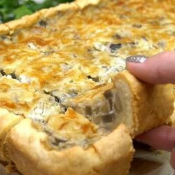 Потрясающий закусочный пирог с грибами, без которого у нас не проходит ни одно застолье - Вкусные рецепты - медиаплатформа МирТесен