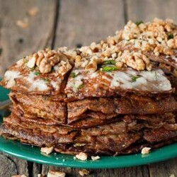 Печёночный торт с сыром и грецкими орехами