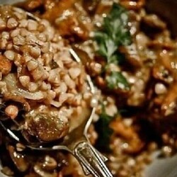 Сочная и ароматная гречка с грибами и мясом приготовленная в пакете - Вкусные рецепты - медиаплатформа МирТесен