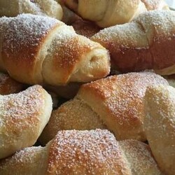 Воздушные рогалики с начинкой