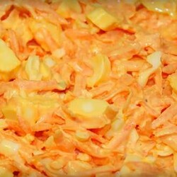 Аппетитный салат из свежей моркови