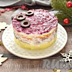 Салат "Под шубой" с консервами - 8 пошаговых фото в рецепте