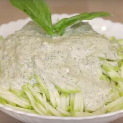 Бесподобный салат из молодых кабачков - Четыре вкуса - медиаплатформа МирТесен