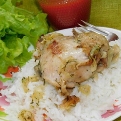 Ароматная курица, запеченная в ряженке