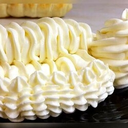 Самый скандальный и ВКУСНЫЙ крем. Подходит и для прослойки, и для выравнивания торта. - Вкусные рецепты                                             - 25 января                                             - 43305033754 - Медиаплатформа МирТесен