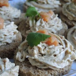 Пикантную, вкусненькую закусочку можно приготовить легко, быстро и с песней