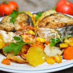 Скумбрия с овощами в духовке. Пошаговый рецепт с фото