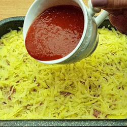 Натираем полкило картофеля, добавляем фарш и превращаем его в запеканку-пирог - Steak Lovers - медиаплатформа МирТесен