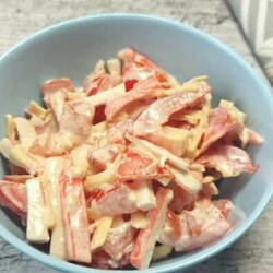 На каждом ПРАЗДНИЧНОМ столе у меня обязательно такой салат с КРАБОВЫМИ палочками — очень ВКУСНЫЙ: и никакой кукурузы и риса - Вкусные рецепты                                             - 25 января                                             - 437511