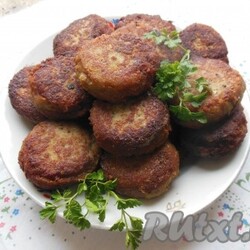 Рыбные котлеты из карасей - 14 пошаговых фото в рецепте