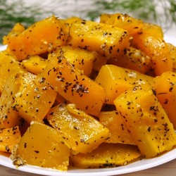 Тыква запеченная с чесноком и базиликом